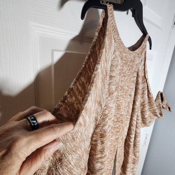NWT Torrid Cold Shoulder Open Back Sweater - Size: 3 (22W/24W) PRICE IS FIRM - Picture 6 of 9